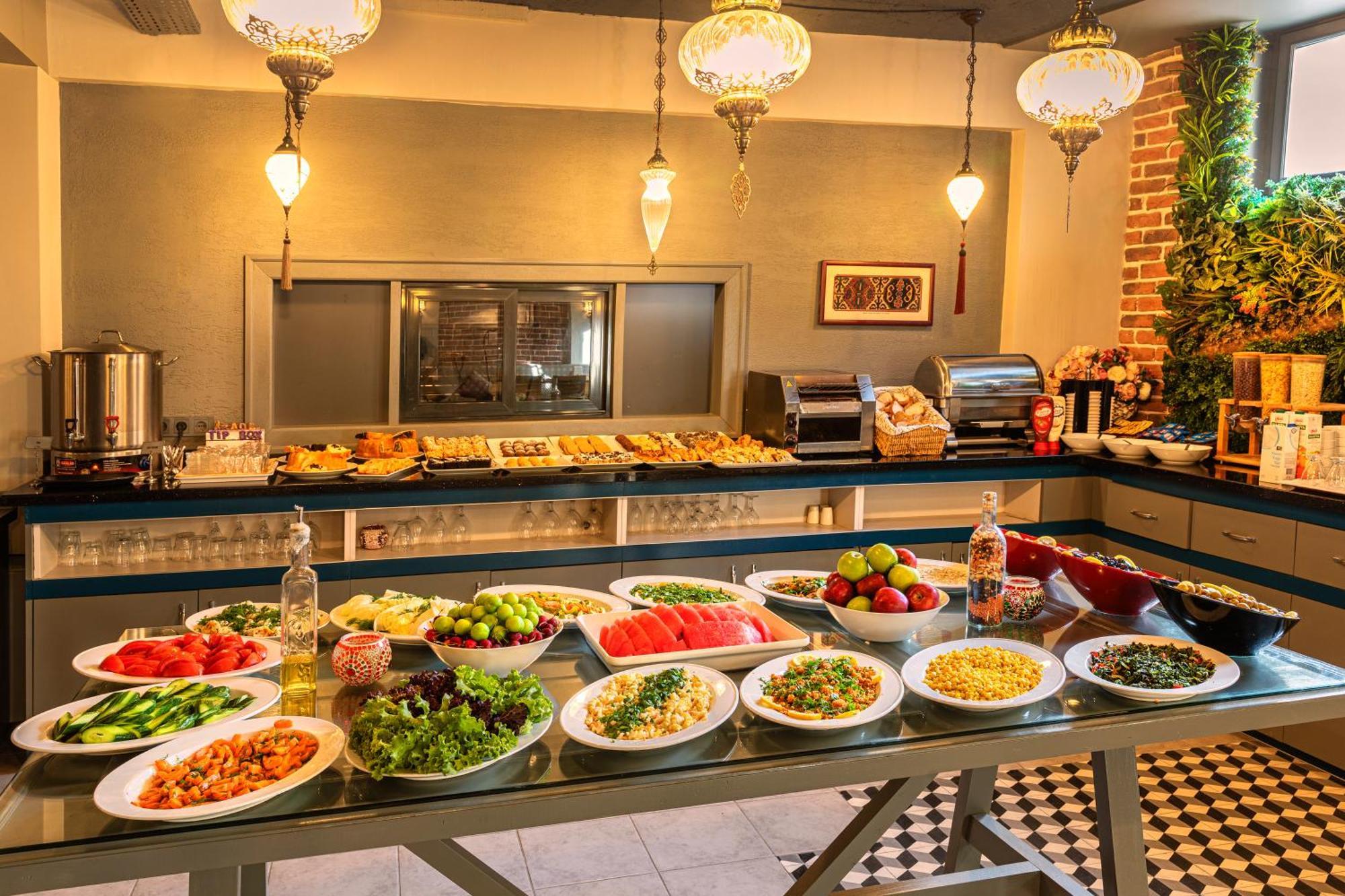 Hotel Azade Premier 3*